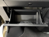 【グローブボックス】車検証入れ等の収納に便利♪
