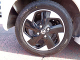 純正アルミホイール!!格好良くてホイールがあなたの愛車をいっそう輝かせます!!