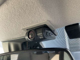 日産オリジナルドライブレコーダーです。車室内カメラによる車内および車側面の撮影記録が駐車時の安心をたかめます。