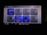 1セグテレビ搭載。DVD・CD再生、Bluetoothオーディオに対応しています。