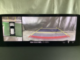 狭い場所での駐車やすれ違いなどでより的確な運転操作に役立つ360&deg;ビューモニターが装備されています。
