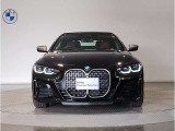 BMW代表的な特徴のキドニーグリル。BMWのすべてのモデルに採用され、BMWらしさを強調しております。