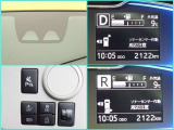 ソナーセンサー付きです。障害物に近づくと、表示や音声で知らせてくれる便利な機能です。車両感覚がつかみ易くなるので、オススメの装備です。