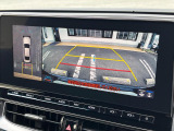 【パノラミックビューモニター】専用のカメラにより、上から見下ろしたような視点で360度クルマの周囲を確認することができます☆死角部分も確認しやすく、狭い場所での切り返しや駐車もスムーズに行えます。