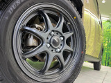 【15インチアルミホイール】外観にマッチしたアルミホイールを装着しております。各種アルミホイールや、スタッドレスタイヤも取扱いしております。是非ご相談ください♪
