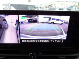 サイドブラインドモニター付きですので狭い道でのすれ違い時についててウレシイ装備です!