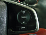 ハンドル右側にはクルーズコントロールのスイッチが装備され運転中の操作も安心して行えます!