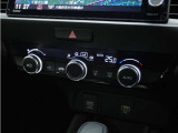 ◆オートエアコン装備◆ お好みの温度を設定をするだけで、後は、自動で風量を調節してくれます!快適にドライブが楽しめます。