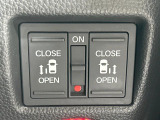 【両側パワースライドドア】スマートキーや運転席のスイッチで後席両側スライドドアの開閉が可能♪電動だから力を入れてドアを開ける必要が無く、小さなお子様でも簡単に開け閉めでき快適です♪