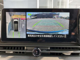 クルマを真上から見下ろしているかのように周囲の状況を直感的に把握し、安心して駐車が行えるアラウンドビューモニターです。