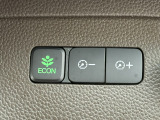 ワンタッチで省燃費走行をサポートするECONスイッチを装備。