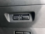 【ETC装備】高速道路料金所での小銭の出し入れや雨天時における窓の開閉などの煩わしさから解放されます。料金所をスムーズに通過でき、快適です。