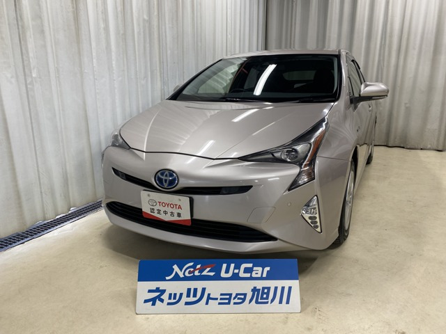 プリウス1.8 S セーフティ プラス E-Four 4WD