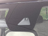 【三菱e-Assist】走行中に前方の車両等を認識し、衝突しそうな時は警報とブレーキで衝突回避と被害軽減をアシスト。より安全にドライブをお楽しみいただけます。