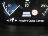 オートブレーキ機能付クロストラフィックアラート、アダプティブクルーズコントロール、パイロットアシスト・車線維持支援機構、レーンキーピングエイド、急接近車両警告機能、ロードサインインフォメーション)
