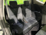 床下収納式のサードシートです。座席部分をコンパクトに収納でき、広大な荷室スペースとしてお使いいただけます!乗車人数や荷物の量など利用シーンに合わせて3列目を有効活用でき、とっても便利♪