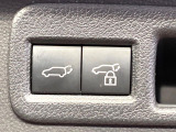 【パワーバックドア】スマートキーや運転席のボタンを押すだけでリアゲートが自動で開閉します!荷物を持っている時や、高い位置にあるバックドアを閉める際に便利な機能です♪