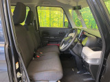 運転席シート廻りは使用感も少なく、良好な状態となっています。前オーナー様が丁寧に使っていたことがよくわかりますね。