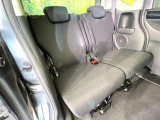 後部座席も気になるようなキズ・汚れやへたり等、大きなダメージはなく、良好な状態です。