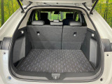 後席を格納すると、これだけの広さが!シーンに合わせたシートアレンジで、大きな荷物も積むことが出来ます♪