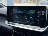 AppleCarPlay/AndroidAutoに対応するスマートフォン接続機能「Peugeotミラースクリーン」を搭載。