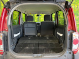 普段のお買い物や通勤、送迎等に十分な荷室スペースを確保しております。セカンドシートを倒すと、大きな荷物の積載も可能です♪