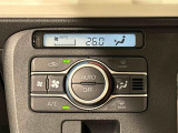 車内空調は&rdquo;AUTOエアコン&rdquo;にお任せ。運転に集中出来ますよ!