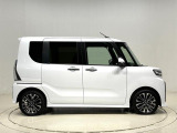 ドアは約90度に開くので荷物も積み込みやすく、乗り降りもしやすい♪ ロングドライブも快適に過ごせる工夫がいっぱいです♪♪