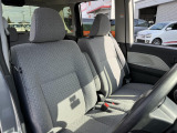 運転席シート廻りは使用感も少なく、良好な状態となっています。前オーナー様が丁寧に使っていたことがよくわかりますね。
