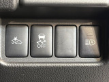【エマージェンシーブレーキ】走行中に前方の車両等を認識し、衝突しそうな時は警報とブレーキで衝突回避と被害軽減をアシスト。より安全にドライブをお楽しみいただけます。