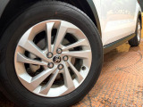 【純正16インチアルミホイール】外観にマッチした純正アルミホイールを装着しております。各種社外アルミホイールや、スタッドレスタイヤも取扱いしております。是非ご相談ください♪