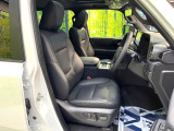 運転席シート廻りは使用感も少なく、良好な状態となっています。丁寧に使われていたことがよくわかりますね。