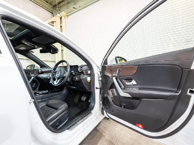 メルセデス・ベンツ Aクラスセダン A250 4マチック 4WD の中古車詳細