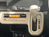操作しやすい位置にあるシフトレバー!