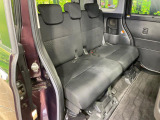 後部座席も気になるようなキズ・汚れやへたり等、大きなダメージはなく、良好な状態です。