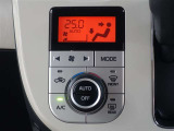 オートエアコンを装備しております!自動で調整してくれますので、車内も快適です☆