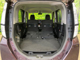 普段のお買い物や通勤、送迎等に十分な荷室スペースを確保しております。セカンドシートを倒すと、大きな荷物の積載も可能です♪