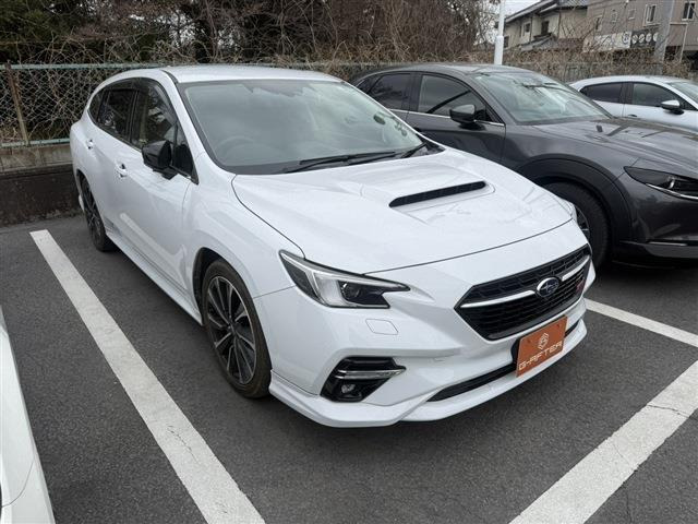 レヴォーグ2.4 STI スポーツR EX 4WD赤黒レザーシート