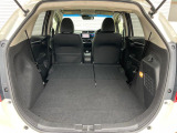 後席を格納すると、これだけの広さが!シーンに合わせたシートアレンジで、大きな荷物も積むことが出来ます♪