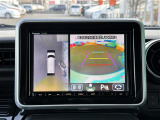 【全方位モニター】クルマを真上から見下ろした視点で駐車をサポートします!死角からの障害物にいち早く気が付くことができます。