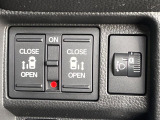 【両側パワースライドドア】スマートキーや運転席のスイッチで後席両側スライドドアの開閉が可能♪電動だから力を入れてドアを開ける必要が無く、小さなお子様でも簡単に開け閉めでき快適です♪
