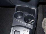 カップホルダー!やはりしっかりしている純正の装備が良いですね!
