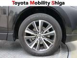 デザイン性に優れたトヨタ純正のアルミホイールを装着しております。