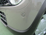 フロントバンパーに運転をサポートするセンサーが付いています。