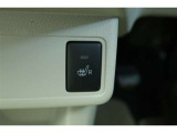 【シートヒーター】運転席にシートヒーター装備です。寒い朝、車内が暖まるのを待たずに快適に出発できます♪気持ちよく1日が始まります。