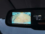 バック時にはルームミラーに、自車の真後ろの映像を映してくれますので楽々駐車が可能です(^_^)-☆