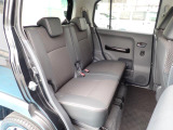 後部座席も大きな擦れはなく状態良好です。
