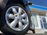 【純正14インチアルミホイール】外観にマッチした純正アルミホイールを装着しております。各種社外アルミホイールや、スタッドレスタイヤも取扱いしております。是非ご相談ください♪