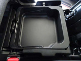 【気の利く収納スペース】車内にちょっとした小物を置きたい! そんな貴方の為に収納スペースが盛りだくさん♪ どこにあるか是非探してみてください♪