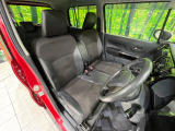 運転席シート廻りは使用感も少なく、良好な状態となっています。丁寧に使われていたことがよくわかりますね。